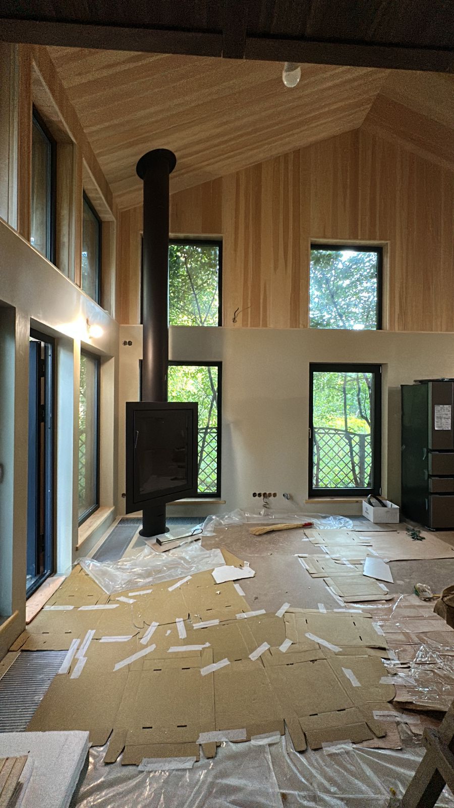 AVES 33 Болонья