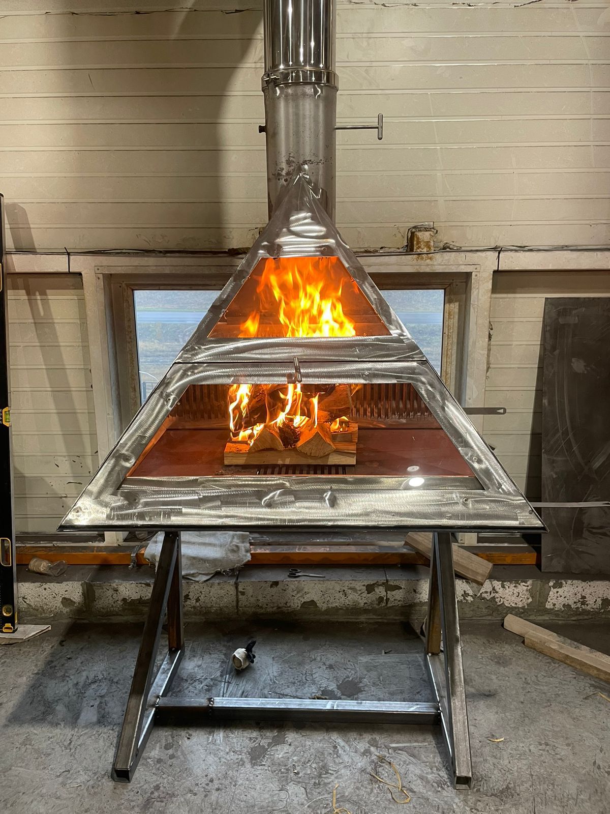 AVES 30 Модена